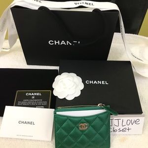 Brand New Authentic Chanel 18S Green Card Holder.